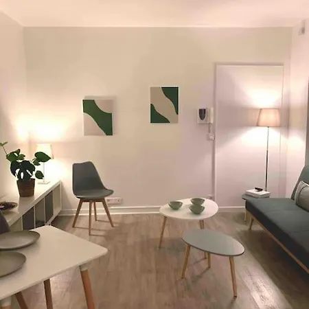 Appartement Spacieux Duplex Parisien Renove, Proche Tour Eiffel